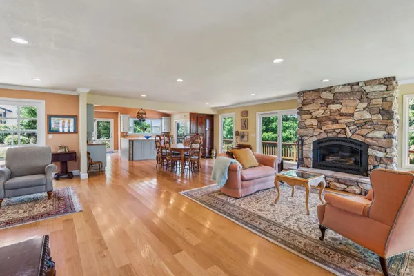 Property Slideshow image 3 of 60 | 425 oak point pl, Santa Rosa, CA, 95409