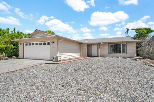 Property Slideshow image 3 of 53 | 117 isle royale cir, Vacaville, CA, 95687
