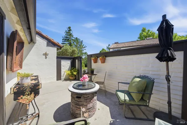 Property Slideshow image 2 of 36 | 179 vineyard cir, Sonoma, CA, 95476