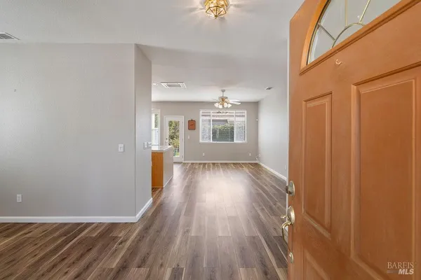 Property Slideshow image 3 of 54 | 670 turnberry ter, Rio Vista, CA, 94571
