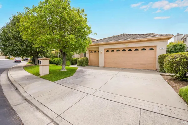 Property Slideshow image 3 of 79 | 84 spencer way, Brentwood, CA, 94513