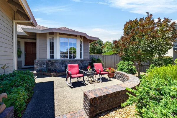 Property Slideshow image 3 of 48 | 317 miramonte pl, Santa Rosa, CA, 95409