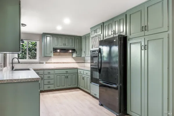 Property Slideshow image 2 of 25 | 477 meadowgreen dr, Santa Rosa, CA, 95409