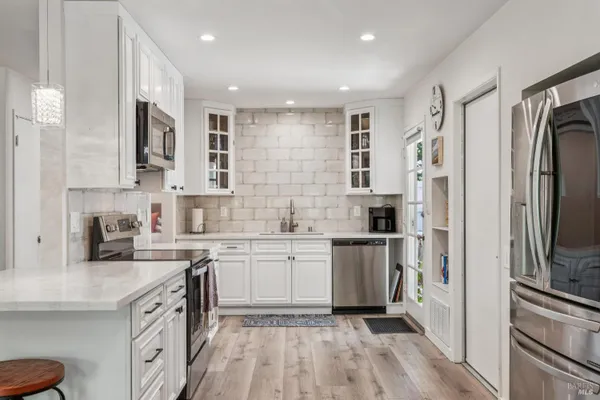 Property Slideshow image 2 of 27 | 27 temelec cir, Sonoma, CA, 95476