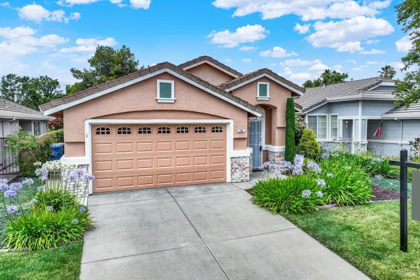 Property Slideshow image 2 of 71 | 266 bartlett ln, Vacaville, CA, 95687