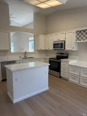 Property Slideshow image 3 of 13 | 293 mandarin cir, Vacaville, CA, 95687