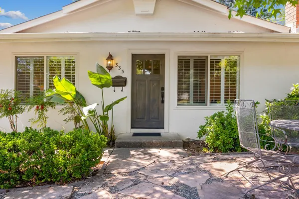 Property Slideshow image 2 of 41 | 333 orangewood dr, Healdsburg, CA, 95448