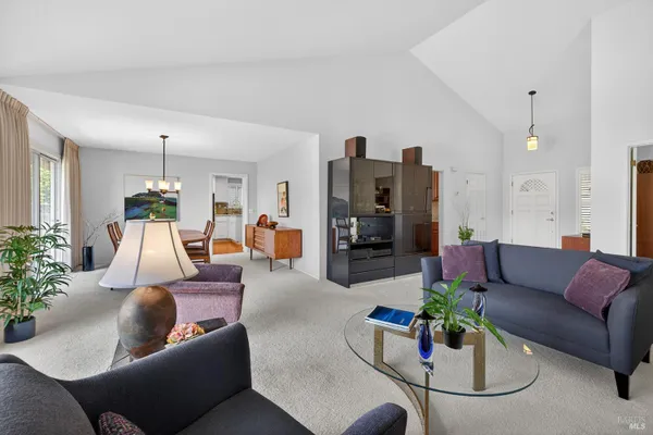 Property Slideshow image 3 of 16 | 318 miramonte pl, Santa Rosa, CA, 95409
