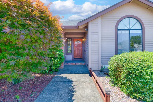 Property Slideshow image 2 of 37 | 367 miramonte ct, Santa Rosa, CA, 95409