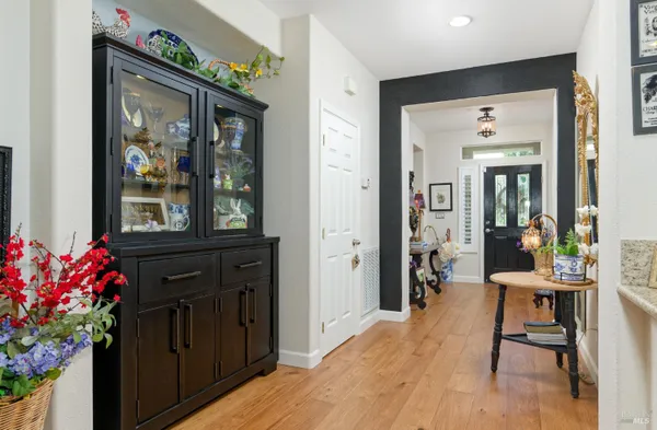 Property Slideshow image 2 of 32 | 305 foxwood ln, Rio Vista, CA, 94571