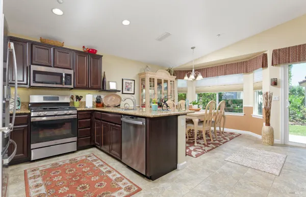 Property Slideshow image 3 of 21 | 530 anglebrook, Rio Vista, CA, 94571