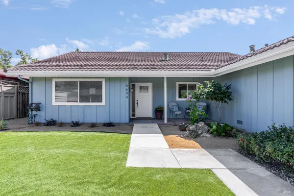 Property Slideshow image 3 of 39 | 6694 oakmont dr, Santa Rosa, CA, 95409