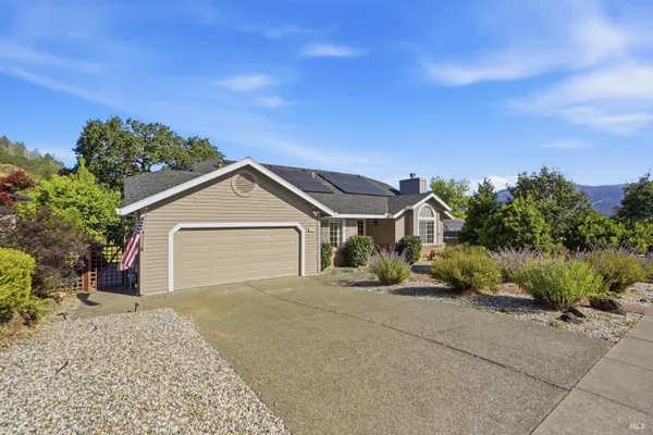 Property Slideshow image 3 of 44 | 407 woodley pl, Santa Rosa, CA, 95409