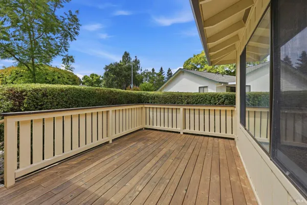 Property Slideshow image 3 of 32 | 318 twin lakes dr, Santa Rosa, CA, 95409