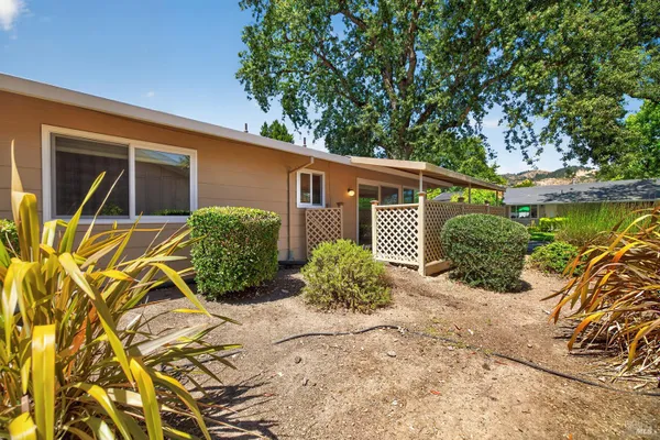 Property Slideshow image 3 of 29 | 402 meadowgreen dr, Santa Rosa, CA, 95409
