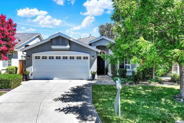 Property Slideshow image 2 of 76 | 361 grand canyon dr, Vacaville, CA, 95687