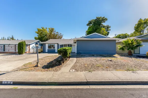 Property Slideshow image 2 of 61 | 187 isle royale cir, Vacaville, CA, 95687