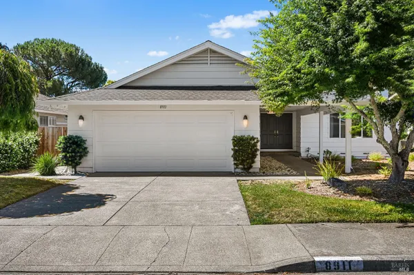 Property Slideshow image 2 of 57 | 8911 oakmont dr, Santa Rosa, CA, 95409