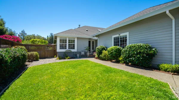 Property Slideshow image 3 of 46 | 8190 oakmont dr, Santa Rosa, CA, 95409