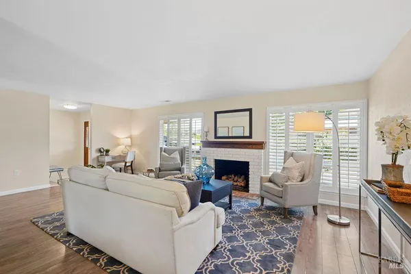Property Slideshow image 3 of 18 | 14 oakgreen, Santa Rosa, CA, 95409