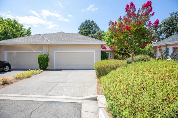 Property Slideshow image 3 of 41 | 154 white oak dr, Santa Rosa, CA, 95409