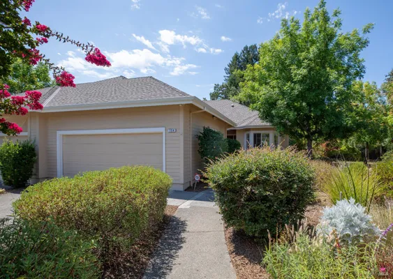 Property Slideshow image 2 of 41 | 154 white oak dr, Santa Rosa, CA, 95409