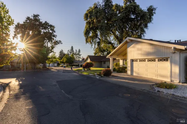 Property Slideshow image 2 of 42 | 58 oak island cir, Santa Rosa, CA, 95409