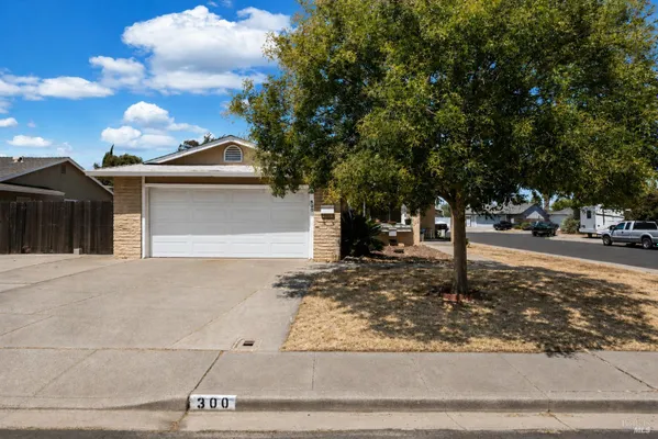 Property Slideshow image 2 of 34 | 300 ponderosa dr, Vacaville, CA, 95687