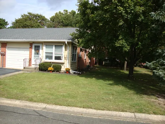 Property Slideshow image 2 of 17 | 5b betsy ross ln, Whiting, NJ, 08759