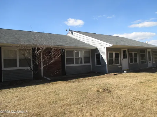 Property Slideshow image 3 of 25 | 337c canterbury ct, Lakewood, NJ, 08701