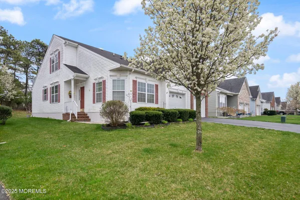 Property Slideshow image 3 of 35 | 50 little leaf ln, Howell, NJ, 07731