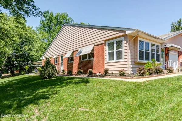 Property Slideshow image 2 of 16 | 172a hudson pkwy, Whiting, NJ, 08759