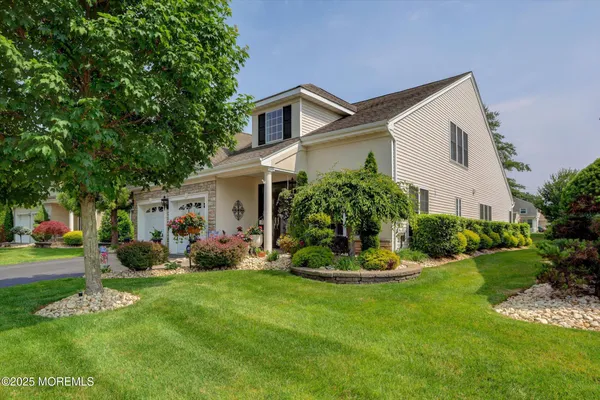 Property Slideshow image 3 of 53 | 8 crawford rd, Manalapan, NJ, 07726