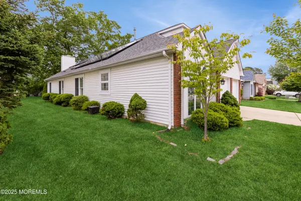 Property Slideshow image 3 of 25 | 1640 goldspire rd, Toms River, NJ, 08755