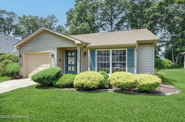 Property Slideshow image 2 of 42 | 1541 alpen ln, Toms River, NJ, 08755