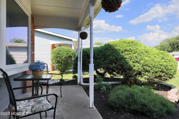 Property Slideshow image 3 of 28 | 100 courtshire dr, Brick, NJ, 08723