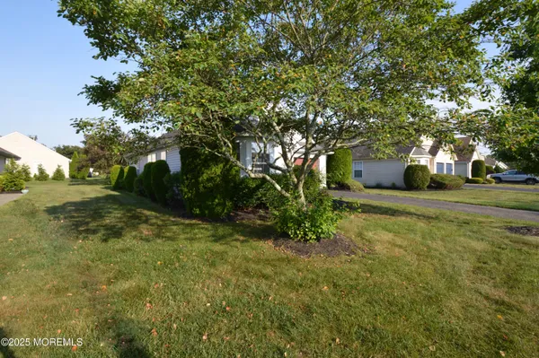 Property Slideshow image 3 of 35 | 3333 deep river ln, Toms River, NJ, 08755