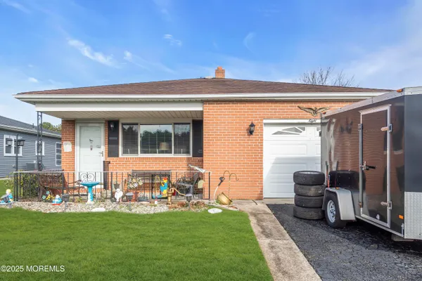 Property Slideshow image 2 of 43 | 8 tijuana ct, Toms River, NJ, 08757