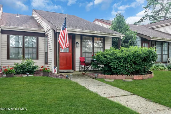 Property Slideshow image 2 of 47 | 453d chesterfield ct, Manchester, NJ, 08759