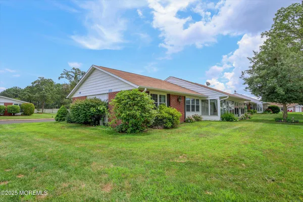 Property Slideshow image 2 of 35 | 1209a shetland dr, Lakewood, NJ, 08701