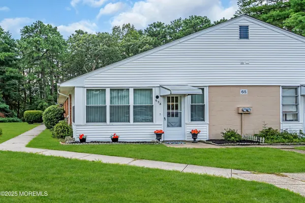 Property Slideshow image 2 of 22 | 65 kennedy dr a, Whiting, NJ, 08759