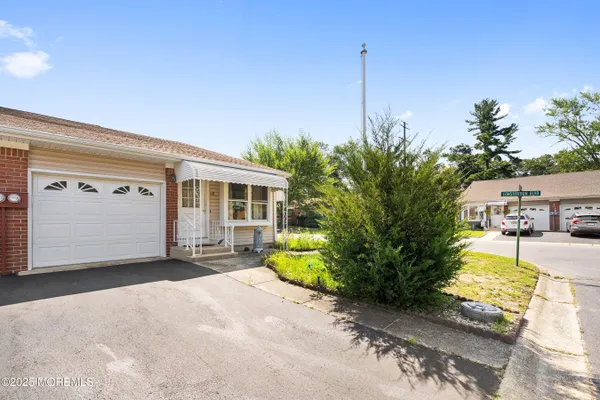 Property Slideshow image 2 of 28 | 1b potomac ln, Whiting, NJ, 08759