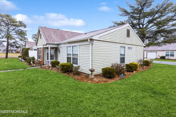 Property Slideshow image 3 of 33 | 490b new castle ct, Manchester, NJ, 08759