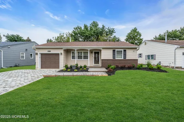 Property Slideshow image 2 of 21 | 135 northumberland dr, Toms River, NJ, 08757