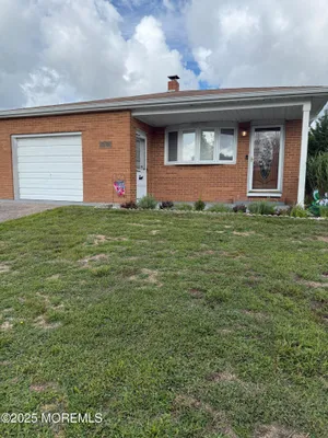 Property Slideshow image 2 of 29 | 25 spanish wells st, Toms River, NJ, 08757