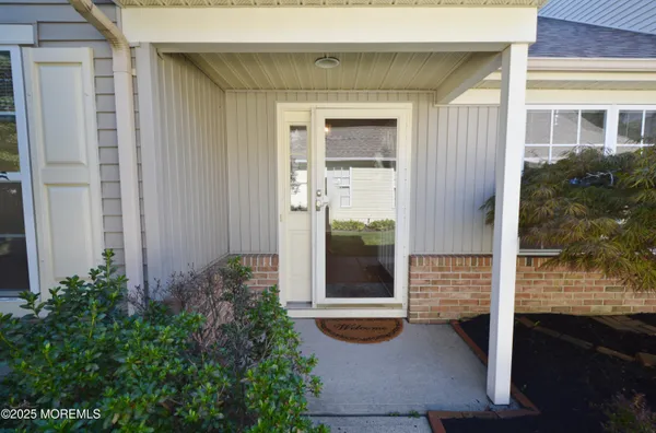 Property Slideshow image 3 of 59 | 2976 fieldcrest ln, Toms River, NJ, 08755