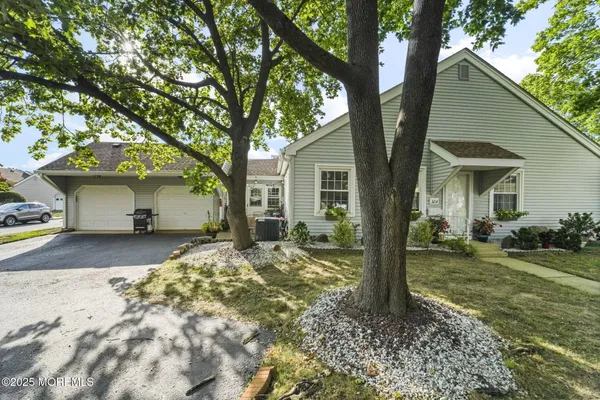 Property Slideshow image 2 of 50 | 32 plaza de las lobos a, Freehold, NJ, 07728