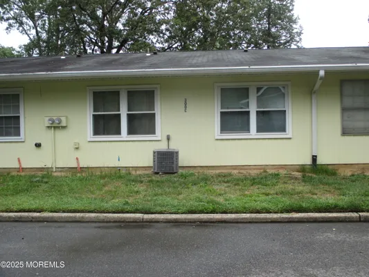 Property Slideshow image 3 of 4 | 300c malvern ct, Lakewood, NJ, 08701