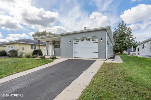 Property Slideshow image 3 of 30 | 51 eldorado st, Toms River, NJ, 08757