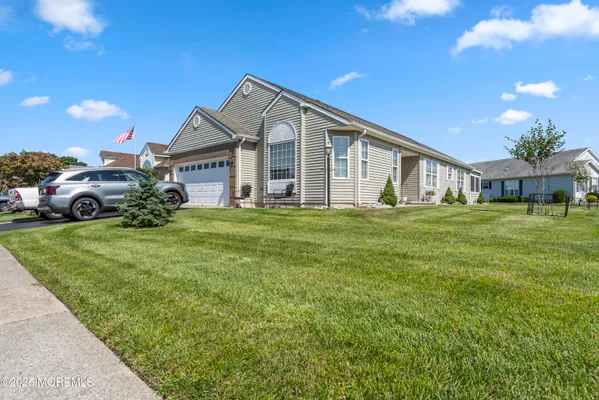 Property Slideshow image 3 of 28 | 10 colwyn way, Toms River, NJ, 08757